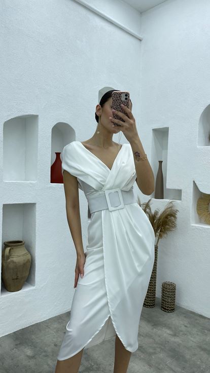Beyaz Kemerli Abiye Elbise