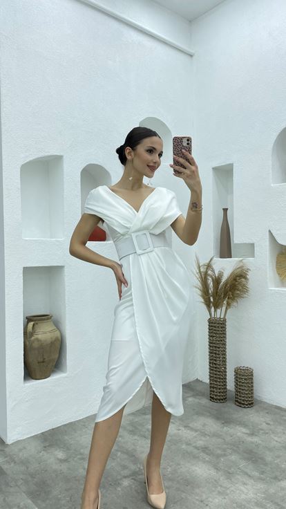 Beyaz Kemerli Abiye Elbise