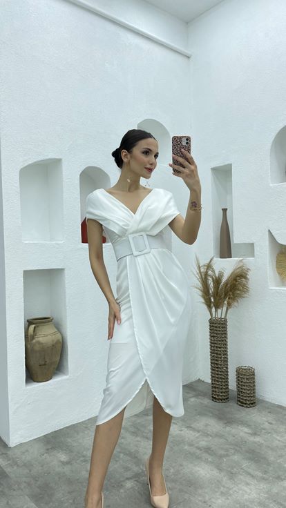 Beyaz Kemerli Abiye Elbise
