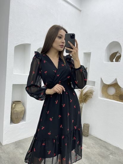 فستان شيفون أسود بنقشة الكرز