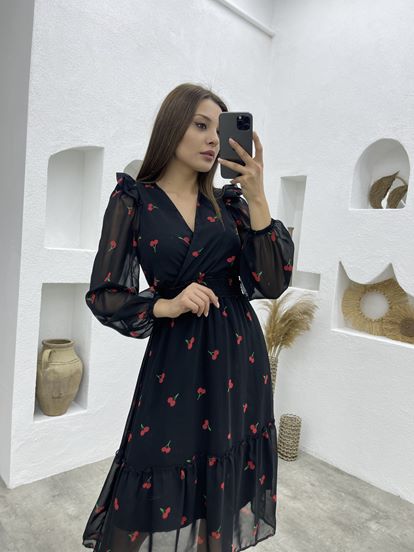 فستان شيفون أسود بنقشة الكرز