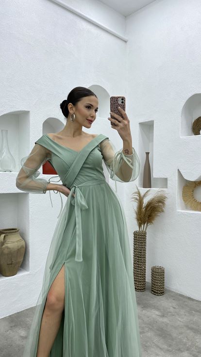 Mint Yeşili Kuşaklı Kayık Yaka Tül Abiye Elbise