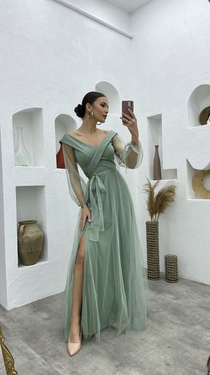 Mint Yeşili Kuşaklı Kayık Yaka Tül Abiye Elbise