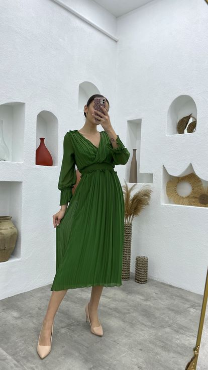 Green piliseli Chiffon Dress