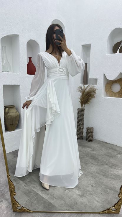 Beyaz Eteği Volanlı Kemerli Abiye Elbise