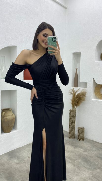 Siyah Asimetrik Kesim Büzgülü Simli Abiye Elbise