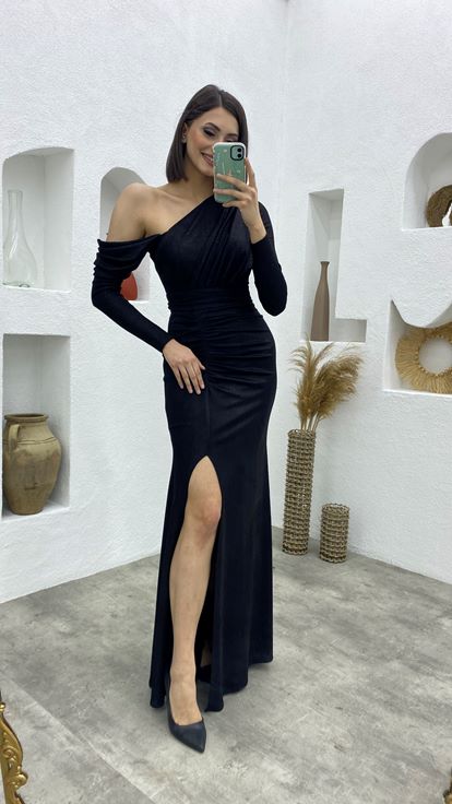 Siyah Asimetrik Kesim Büzgülü Simli Abiye Elbise