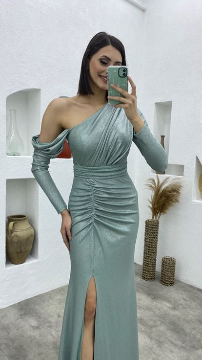 Mint Yeşili Asimetrik Kesim Büzgülü Simli Abiye Elbise