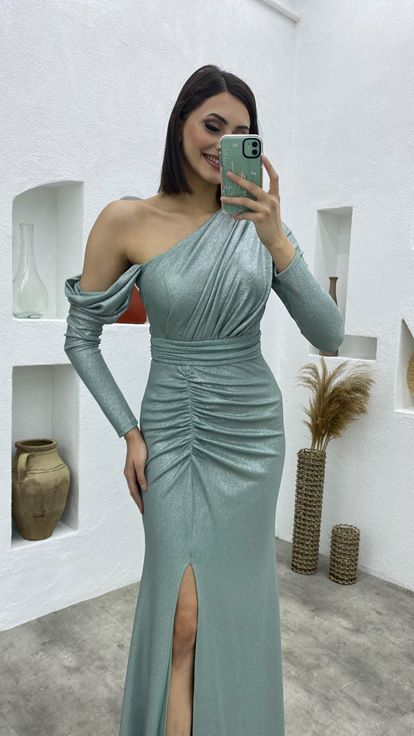 Mint Yeşili Asimetrik Kesim Büzgülü Simli Abiye Elbise