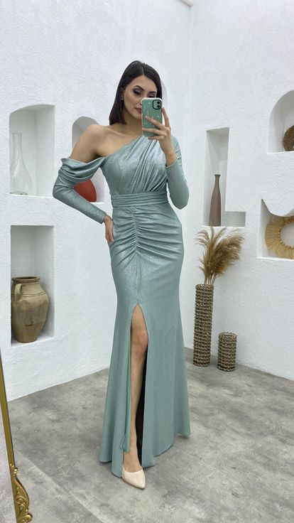 Mint Yeşili Asimetrik Kesim Büzgülü Simli Abiye Elbise