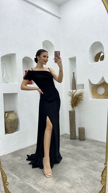 Vestido de noche drapeado con correa de cuerda negra Aller