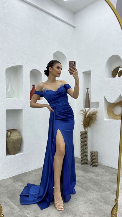 Mavi Göğsü Taşlı Drapeli Saten Abiye Elbise Aller