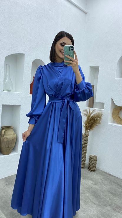 Mavi Kemerli Kruvaze Yaka Saten Abiye Elbise
