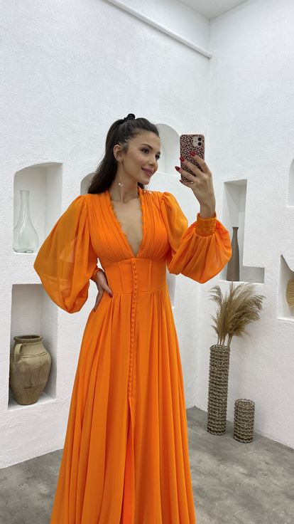 Turuncu Düğme Detay Göğsü Dantelli Şifon Abiye Elbise
