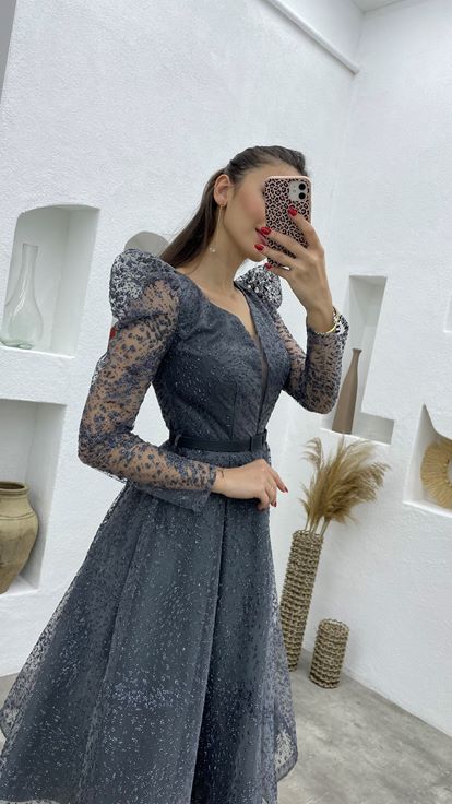 Gri Kolları Tül Midi Boy Abiye Elbise