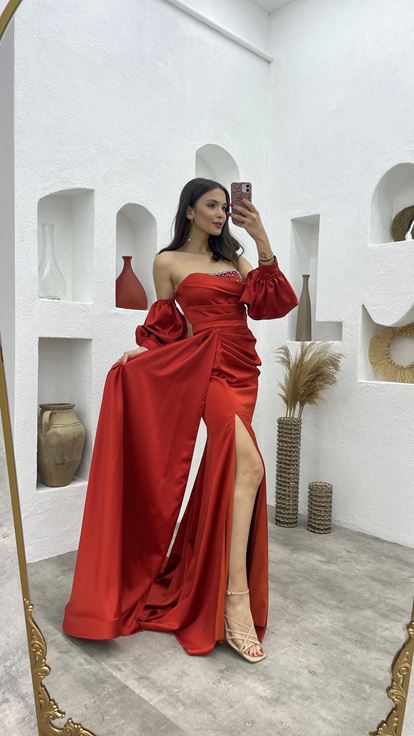 Piastrella petto pietra dettaglio raso abito da sera Aller