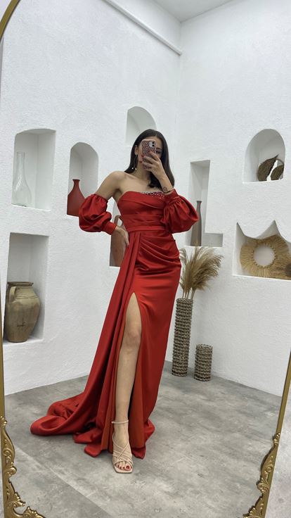 Piastrella petto pietra dettaglio raso abito da sera Aller