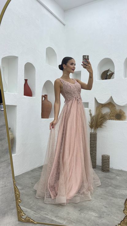 Powder Lace Detailed Tulle Evening Dress