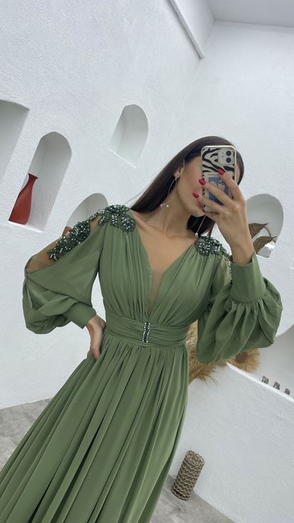 Mint Yeşili Kolları İnci Detay Şifon Abiye Elbise