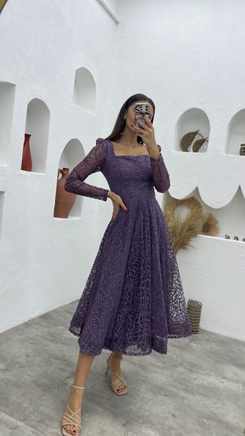 Vestido de noche de tul con purpurina lila