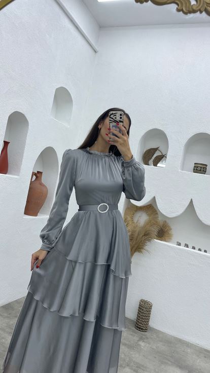 Gri Eteği Kat Kat Kemerli Sifon Tesettür  Abiye Elbise