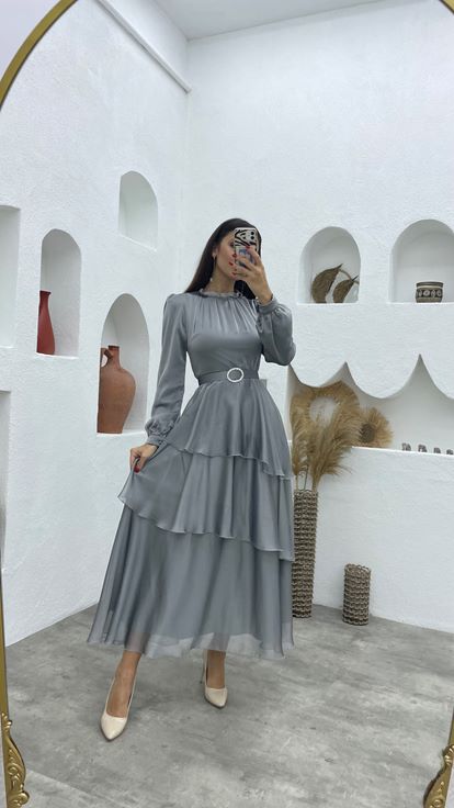 Gri Eteği Kat Kat Kemerli Sifon Tesettür  Abiye Elbise