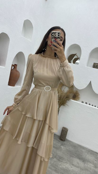 Krem Eteği Kat Kat Kemerli Sifon Tesettür Abiye Elbise
