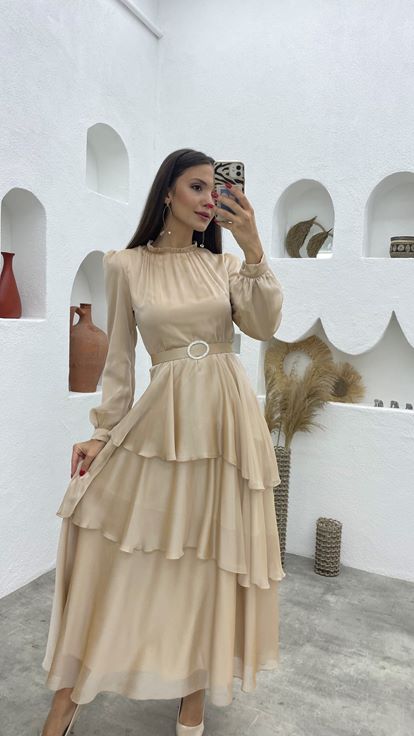 Krem Eteği Kat Kat Kemerli Sifon Tesettür Abiye Elbise