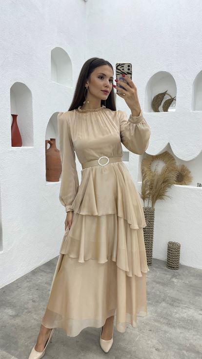 Krem Eteği Kat Kat Kemerli Sifon Tesettür Abiye Elbise