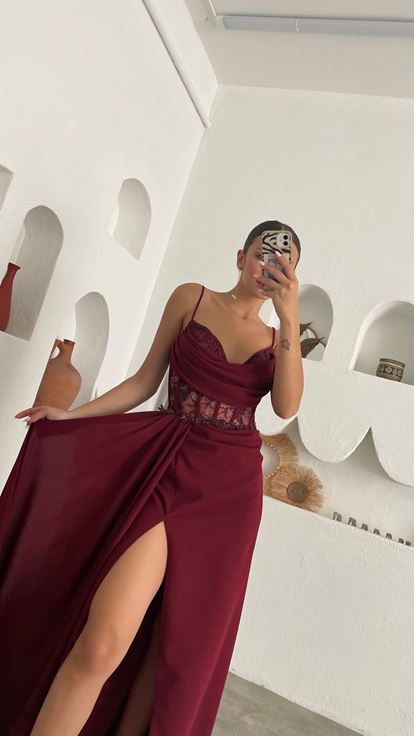 Bordo İp Askılı Büzgülü Güpürlü Abiye Elbise