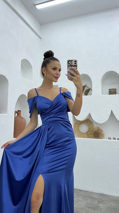 Mavi İp Askılı Yırtmaçlı Saten Abiye Elbise Aller