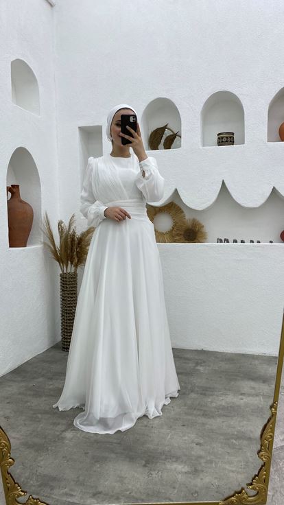 Beyaz Kruvaze Yaka Drapeli Şifon Tesettür Abiye Elbise