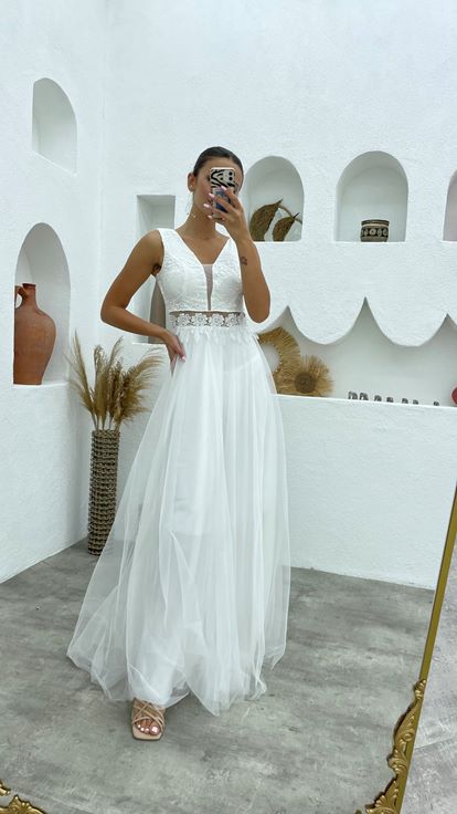 White Over Guipure Waist Motif Tulle Evening Dress