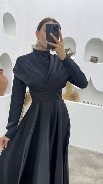 Siyah Omuz Detay Tesettür Abiye Elbise