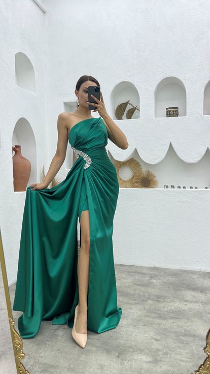 Yeşil Straplez İşlemeli Saten Abiye Elbise