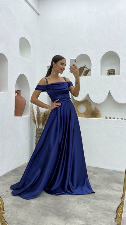 Saks Askıları İşlemeli Saten Abiye Elbise