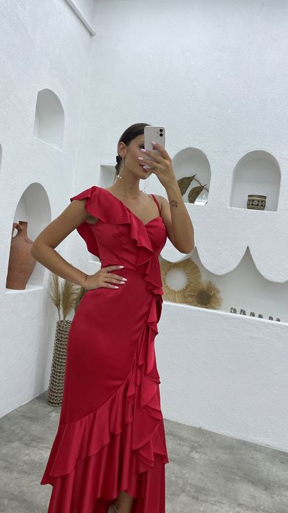 Kırmızı Tek Kol Volanlı Saten Abiye Elbise