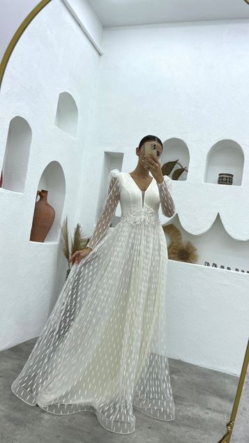 White Waist Motif Design Tulle Evening Dress