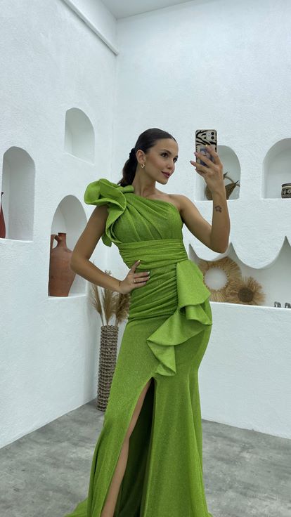 Robe de soirée à paillettes vert menthe à une épaule