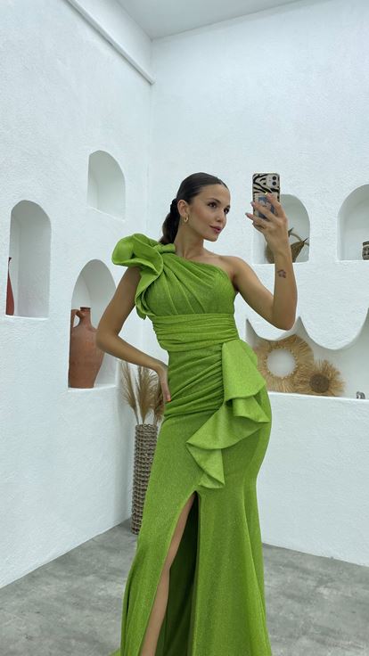 Robe de soirée à paillettes vert menthe à une épaule