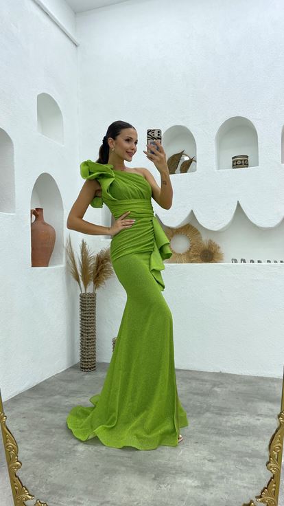 Robe de soirée à paillettes vert menthe à une épaule