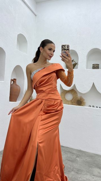 Single Sleeve Design Satin Evening Dress with Stone Tile Breast