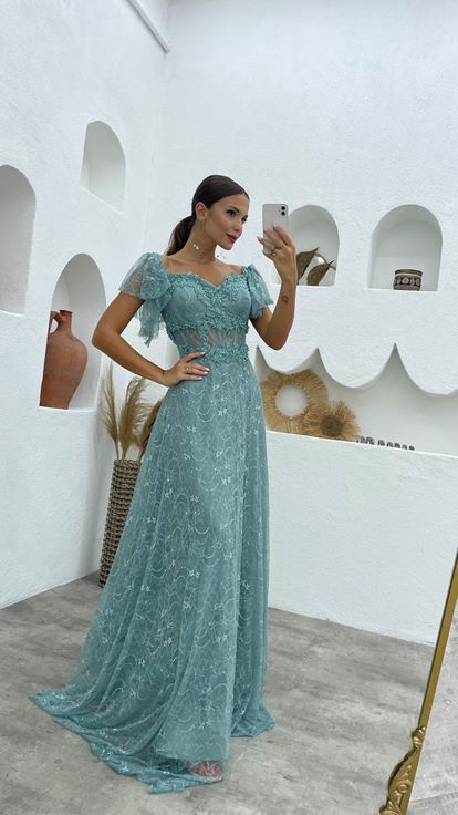Mint Yeşili Balon Kol Güpürlü Dantel Abiye Elbise