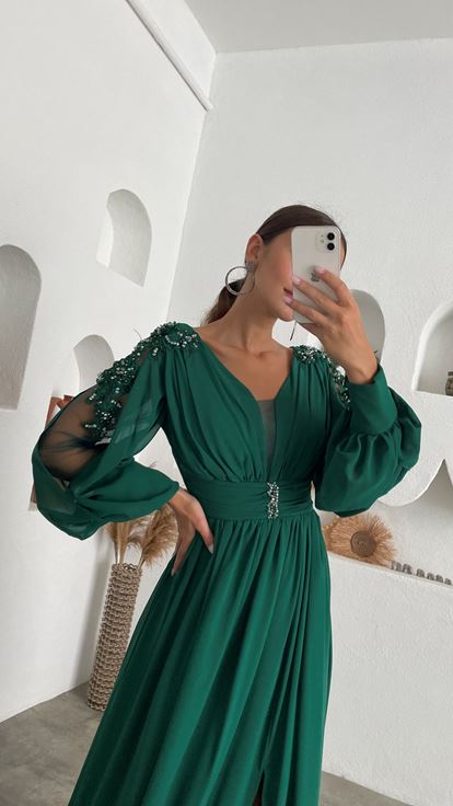 Yeşil Kolları İnci Detay Şifon Abiye Elbise