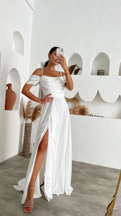 Beyaz İp Askılı İşlemeli Drapeli Şifon Abiye Elbise