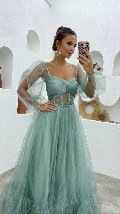 Mintgrünes, langes Tüll-Abendkleid mit Ballonärmeln