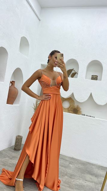 Sangle de corde de carrelage brodé drapé Flounced Satin Robe de soirée