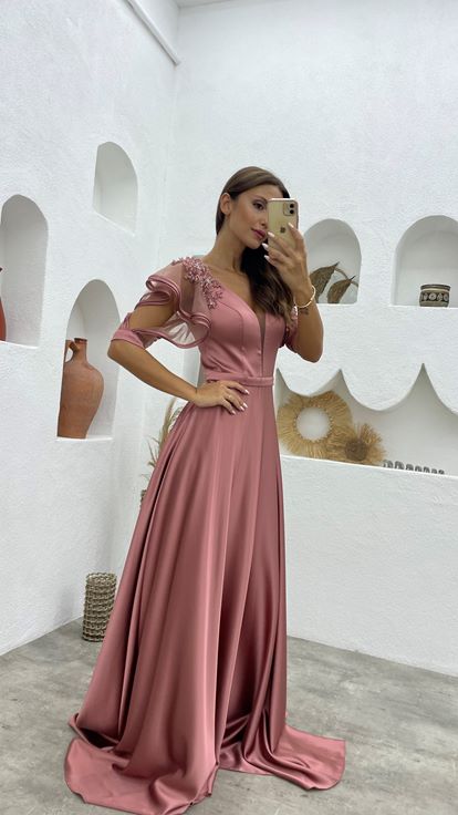 Somon Kolları Volanlı İşlemeli Saten Abiye Elbise