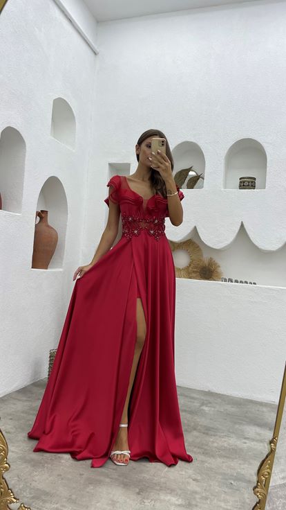 Kırmızı Volanlı İşlemeli Saten Abiye Elbise