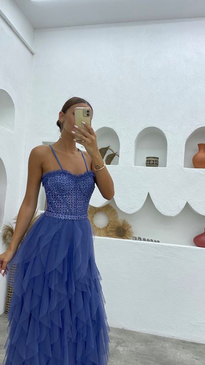 İndigo İp Askılı Üzeri İşlemeli Eteği Fırfırlı Tül Abiye Elbise